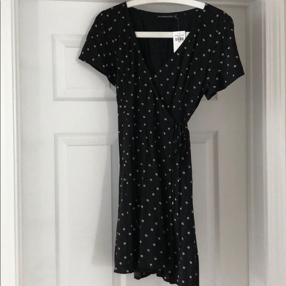 Abercrombie & Fitch Dresses & Skirts - Abercrombie & Fitch summer mini wrap dress
